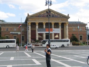 dan2006_069_budapest_piazza_eroi